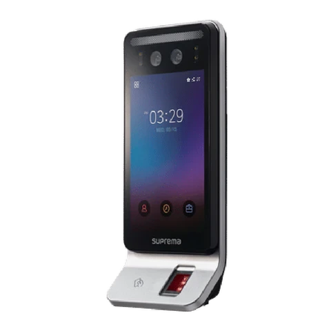 Control de acceso biométrico autónomo Suprema con reconocimiento facial y lector de huellas para accesos peatonales y gestión de asistencia